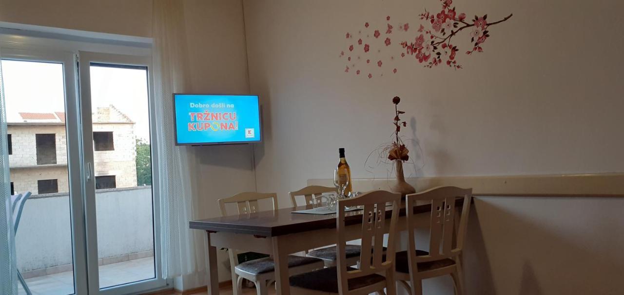 秘玛公寓酒店 扎达尔 外观 照片